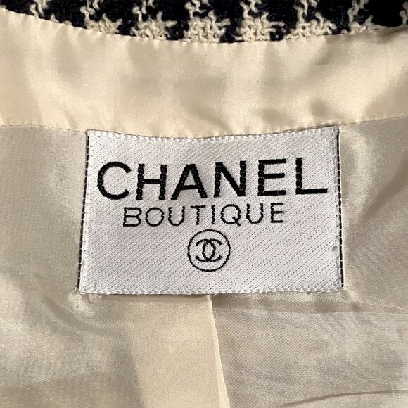 Authentic CHANEL VINTAGE 1980s classic houndstooth jacket, CC buttons, FR40/US10 - Picture 5 of 7